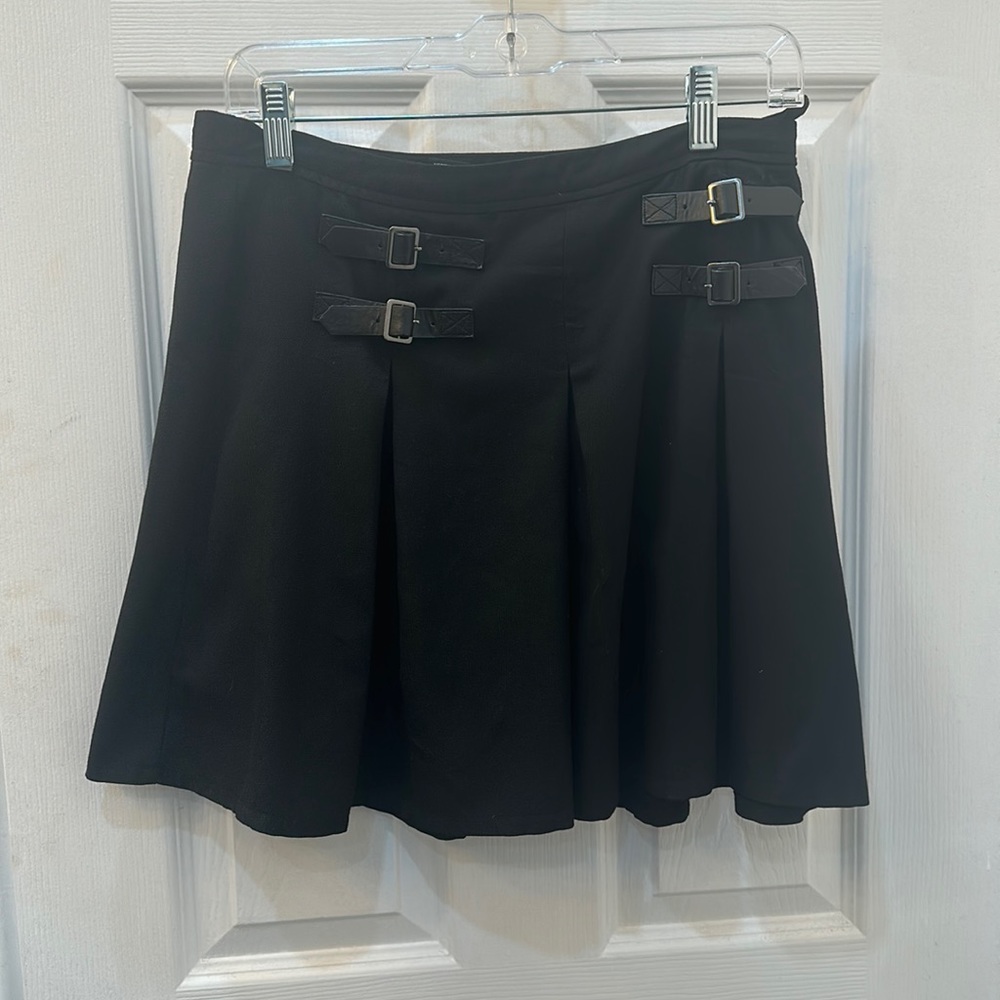 🖤💀 Hot Topic Black Mini Buckle Skirt 💀🖤